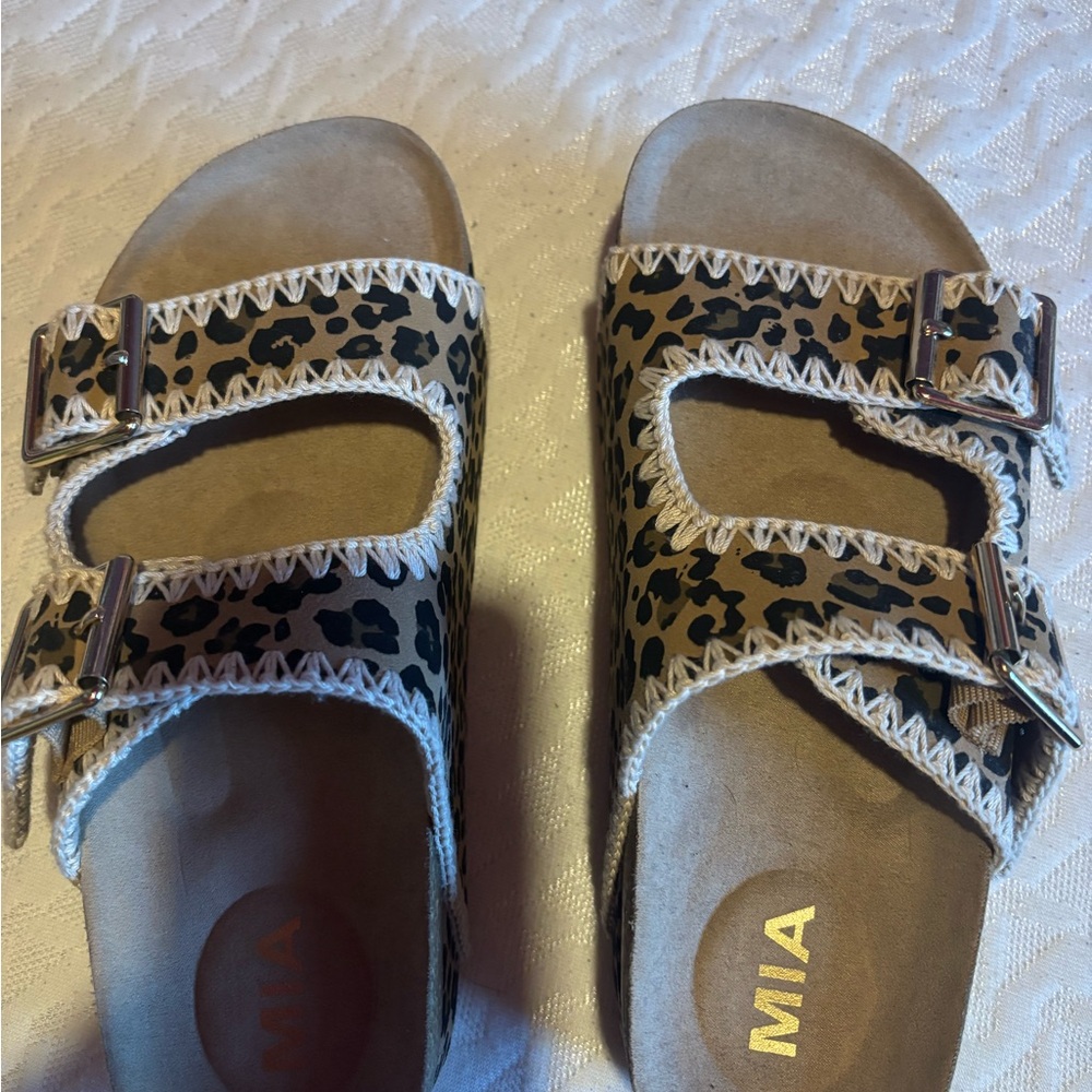 Buckle Kids Leopard Buckle Sandals